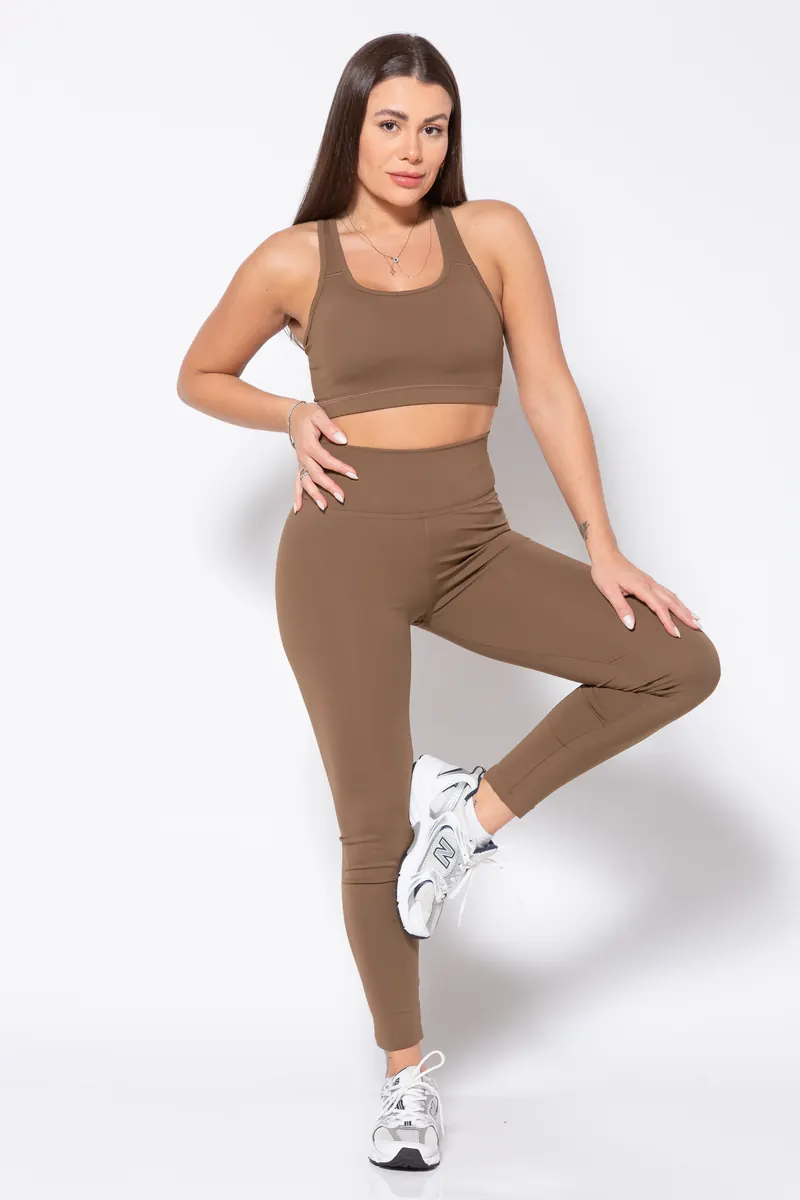 Conjunto de top e legging caramelo